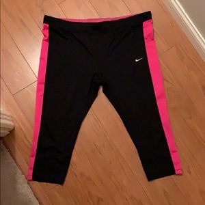 Nike Dri-Fit 3/4 length Leggings